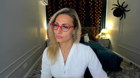 Diana online show from November 3, 2025, 12:06 pm