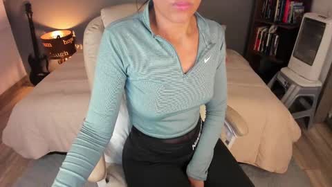 VALENTINA Luna  online show from September 24, 2025, 9:01 am