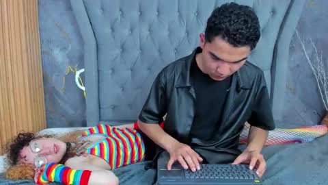 Snapshot of muss_shadw_couple chatting on March 26, 2026, 8:58 pm muss_shadw_couple online show from March 26, 2026, 8:58 pm