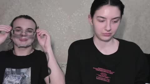 cute couple online show from April 10, 2026, 10:14 pm