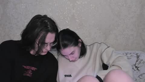 cute couple online show from May 5, 2026, 8:39 pm