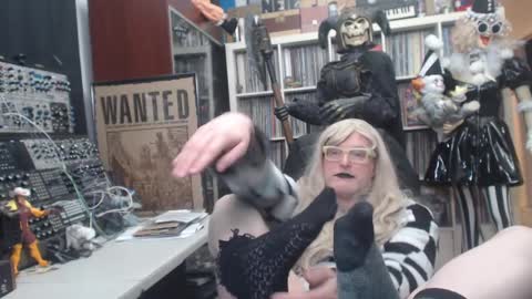 Muziknerd online show from January 3, 2025, 12:54 am