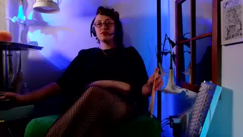 Snapshot of mx_anouk_divine chatting on June 1, 2026, 10:55 pm Mx. Anouk Divine online show from June 1, 2026, 10:55 pm