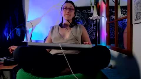 Snapshot of mx_anouk_divine chatting on June 13, 2026, 1:14 am Mx. Anouk Divine online show from June 13, 2026, 1:14 am