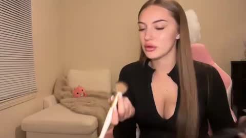 Snapshot of mxrissaof3 chatting on October 25, 2025, 4:42 am mxrissaof3 online show from October 25, 2025, 4:42 am