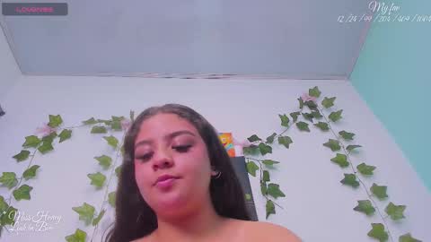 Sara IG   online show from November 7, 2025, 9:09 am