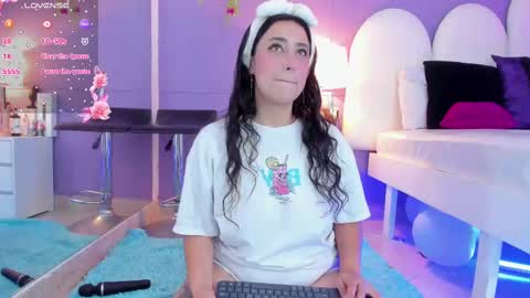 my_aleja_ online show from October 16, 2025, 1:34 pm