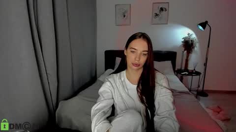 Snapshot of my_coco chatting on December 14, 2024, 11:23 pm katie online show from December 14, 2024, 11:23 pm