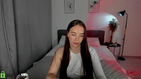 Snapshot of my_coco chatting on December 16, 2024, 12:15 am katie online show from December 16, 2024, 12:15 am