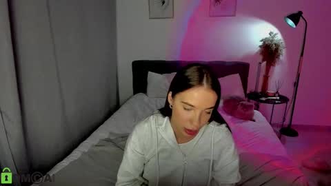 Snapshot of my_coco chatting on December 16, 2024, 6:43 am katie online show from December 16, 2024, 6:43 am