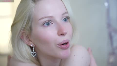 STELLA  Im here today online show from December 20, 2024, 10:00 pm
