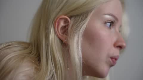 STELLA  Im here today online show from January 18, 2025, 12:13 am