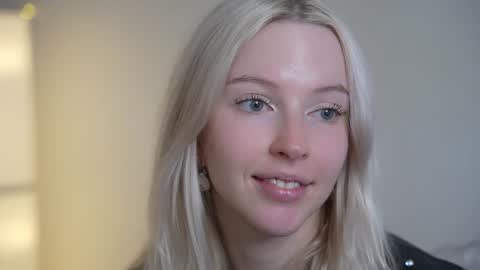 STELLA  Im here today online show from January 21, 2025, 5:09 pm