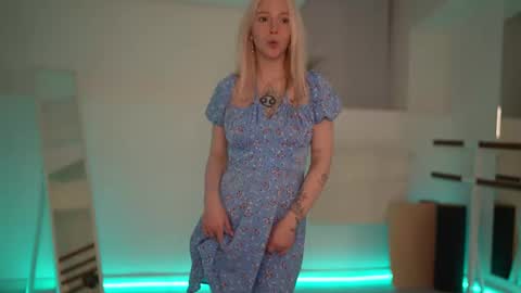 STELLA  Im here today online show from March 6, 2025, 3:56 pm