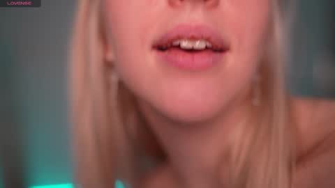 STELLA  Im here today online show from March 6, 2025, 6:59 pm