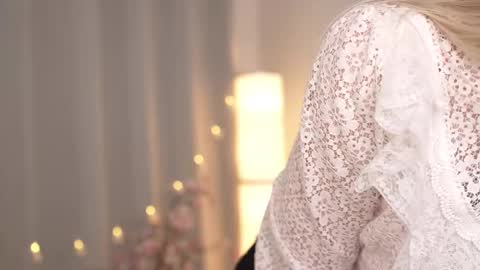 STELLA  Im here today online show from March 9, 2025, 4:33 pm