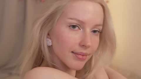 STELLA  Im here today online show from March 11, 2025, 6:19 pm