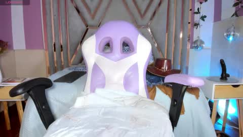 Snapshot of mya_blaze chatting on September 13, 2025, 4:01 am mya_blaze online show from September 13, 2025, 4:01 am