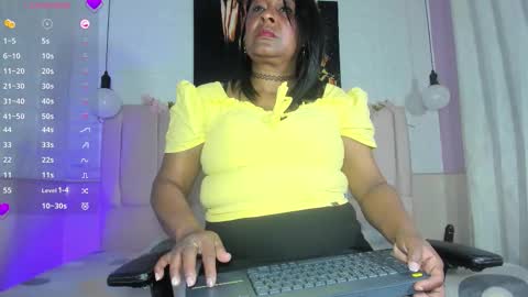 Snapshot of mya_blaze chatting on September 24, 2025, 12:19 pm mya_blaze online show from September 24, 2025, 12:19 pm