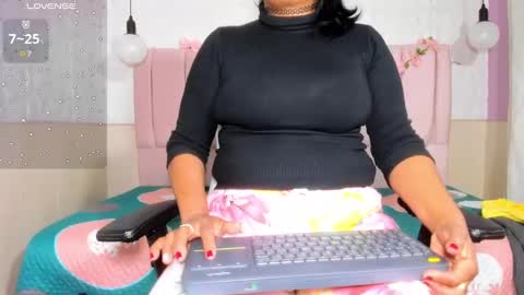 Snapshot of mya_blaze chatting on October 22, 2025, 12:16 pm mya_blaze online show from October 22, 2025, 12:16 pm