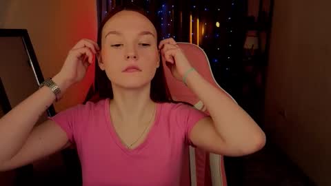 Mia online show from February 3, 2026, 9:42 pm