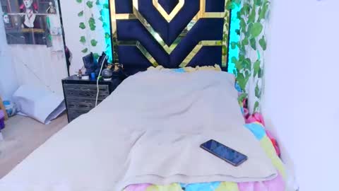 Snapshot of myagosling13 chatting on September 30, 2025, 6:35 pm miagosling NTMU Dont forget follow me online show from September 30, 2025, 6:35 pm