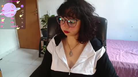 Snapshot of myamillor chatting on October 22, 2025, 11:10 am myamillor online show from October 22, 2025, 11:10 am