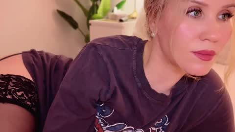 Snapshot of myassistant chatting on February 6, 2026, 11:08 pm Mya-be Yours P online show from February 6, 2026, 11:08 pm