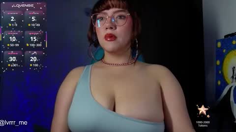 Nicoll Independent model Please help me to reach 100 thumbs up online show from November 28, 2025, 4:15 am