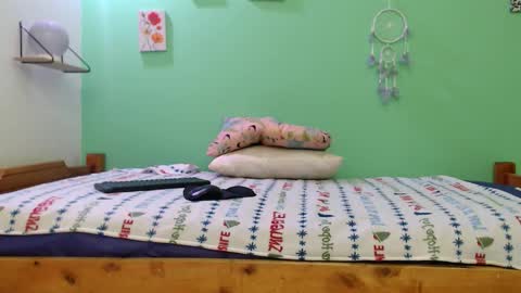 Angel Cute online show from December 19, 2025, 7:21 pm