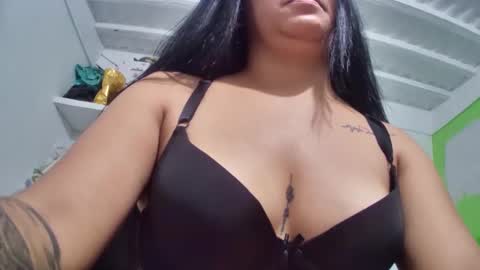 myhoney_hot online show from December 3, 2024, 2:05 pm