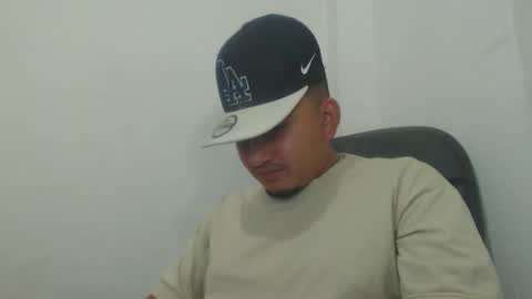 myke_andrade online show from March 7, 2025, 7:49 pm