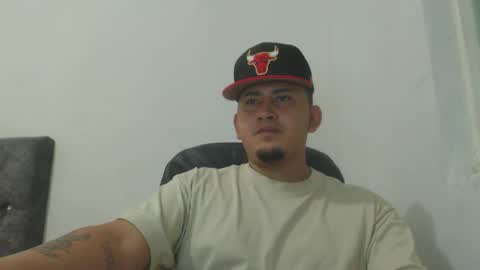 myke_andrade online show from March 12, 2025, 2:34 pm