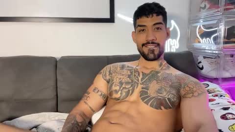 Myke esthetic online show from September 18, 2025, 5:59 pm