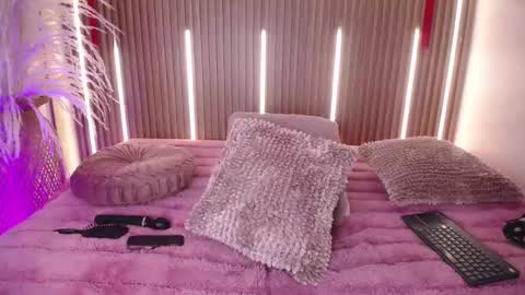 Snapshot of myladreams_ chatting on March 26, 2026, 3:34 am Myla online show from March 26, 2026, 3:34 am