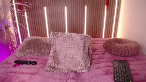 Snapshot of myladreams_ chatting on March 27, 2026, 8:26 am Myla online show from March 27, 2026, 8:26 am