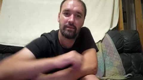 Snapshot of myleshodges chatting on February 16, 2026, 10:33 am myleshodges online show from February 16, 2026, 10:33 am