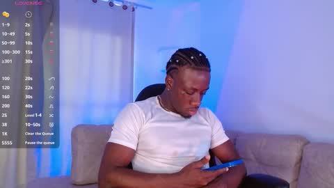 Mylo Wallace  online show from February 5, 2026, 1:16 pm