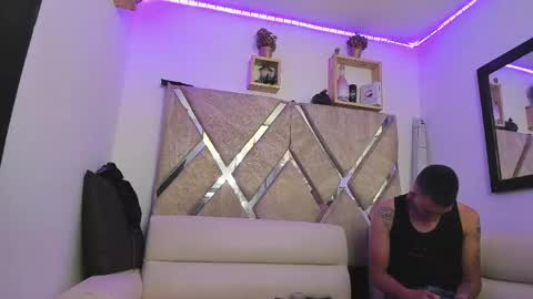 Myluandjack online show from May 5, 2026, 1:19 pm