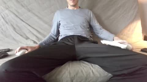 Felt like showing off online show from November 18, 2025, 4:44 pm