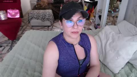 Snapshot of myrnasexxx chatting on April 22, 2026, 9:49 pm Myrna Sessions online show from April 22, 2026, 9:49 pm