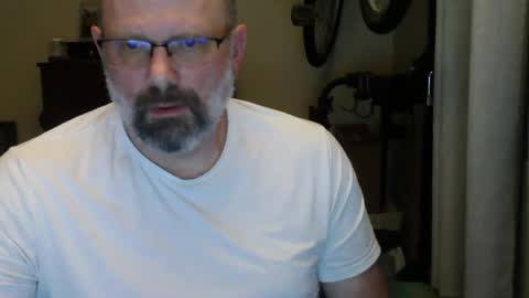 Just hanging out - No pressure online show from June 25, 2026, 4:01 am