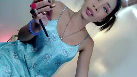 Snapshot of mysterious_olivia chatting on June 17, 2026, 2:25 am Olivia online show from June 17, 2026, 2:25 am