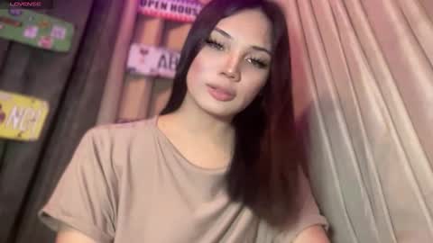 Snapshot of mysteryman_xxx chatting on February 20, 2026, 9:32 am UR GIRL NEXTDOOR online show from February 20, 2026, 9:32 am