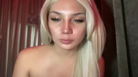 UR GIRL NEXTDOOR online show from May 1, 2026, 8:24 pm