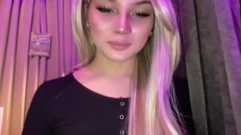 UR GIRL NEXTDOOR online show from May 2, 2026, 9:03 am