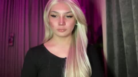 UR GIRL NEXTDOOR online show from May 7, 2026, 3:56 am