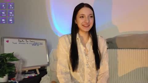 Mia online show from November 30, 2025, 5:39 pm