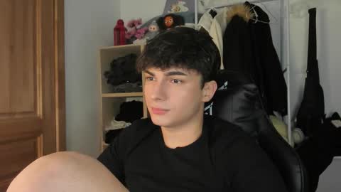 Snapshot of mystic_evan chatting on October 15, 2025, 2:17 pm Evan Brown online show from October 15, 2025, 2:17 pm