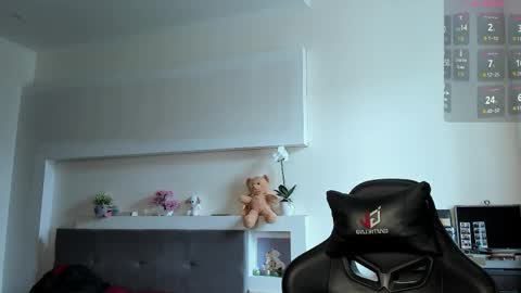 Snapshot of mystic_evan chatting on April 30, 2026, 12:00 pm Evan Brown online show from April 30, 2026, 12:00 pm